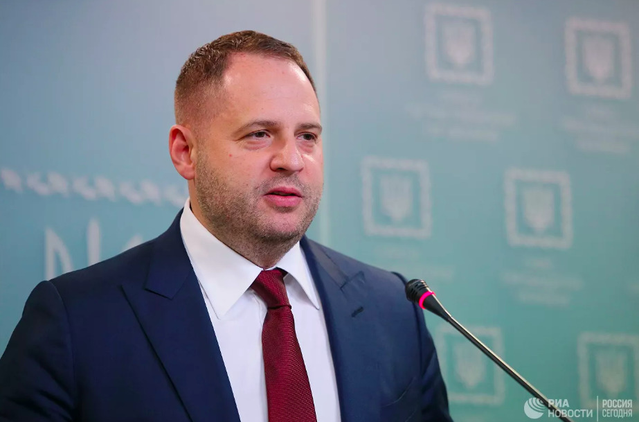 Глава офиса Зеленского прокомментировал скандал с продажей должностей.