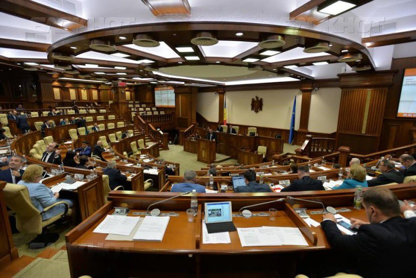 Проект ПСРМ о смешанной избирательной системе принят в первом чтении. 