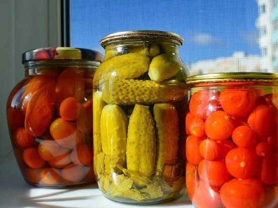 Диетолог рассказала об опасности солений.