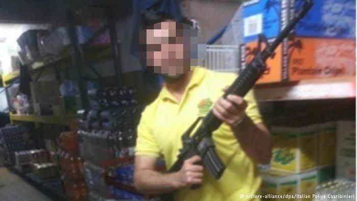 Насири предъявлены обвинения в международном терроризме.