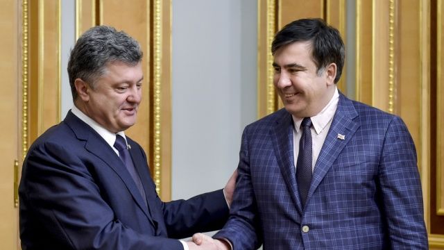 Саакашвили припомнил Порошенко его молдавское происхождение.