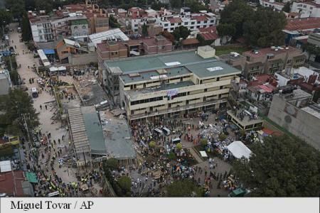Cutremur în Mexic a doborât la pământ 40 de clădiri și a avariat cel puțin alte 500. Foto: AP Photo