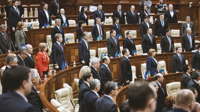 Guvernarea minoritară, propusă de Partidul Democrat, are atât avantaje, cât şi dezavantaje.