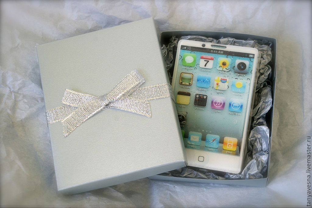 Самым желанным подарком к Рождеству и Новому году станет iPhone.