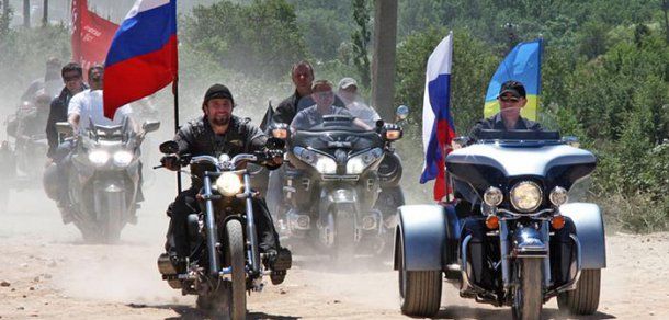Bikerii ruși din clubul „Lupii nopții” (alias ”bikerii lui Putin”) desfășoară în prezent un turneu spre Berlin, în cinstea Zilei Victoriei.
