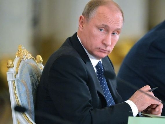 Cele 144 de milioane de cetateni ai Federatiei Ruse incep sa simta pe propria piele efectele sanctiunilor internationale impuse de Occident, ca urmare a implicarii Moscovei in conflictul din Ucraina si a anexarii Crimeei.