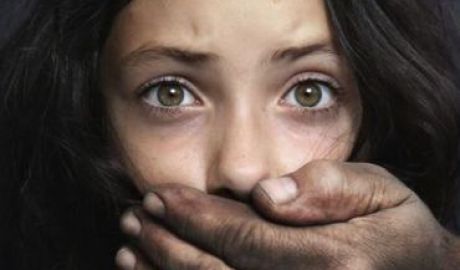 Procurorii au contestat sentinţa prin care un bărbat a fost doar amendat pentru că a forţat o minoră din Rusia să muncească în Republica Moldova.