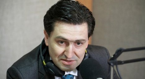 Либерал-реформаторы заявляют, что официально представили кандидата на должность нового министра обороны, в то время как их коллеги по коалиции заявляют, что процедура не была соблюдена.