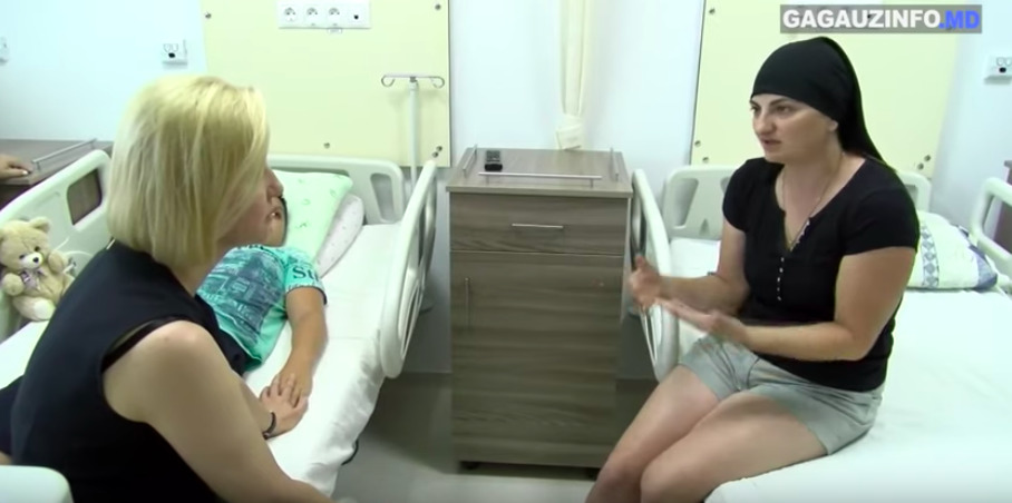Мать пострадавших в ДТП в селе Дезгинжа детей рассказала, что увидела в первые секунды после аварии.