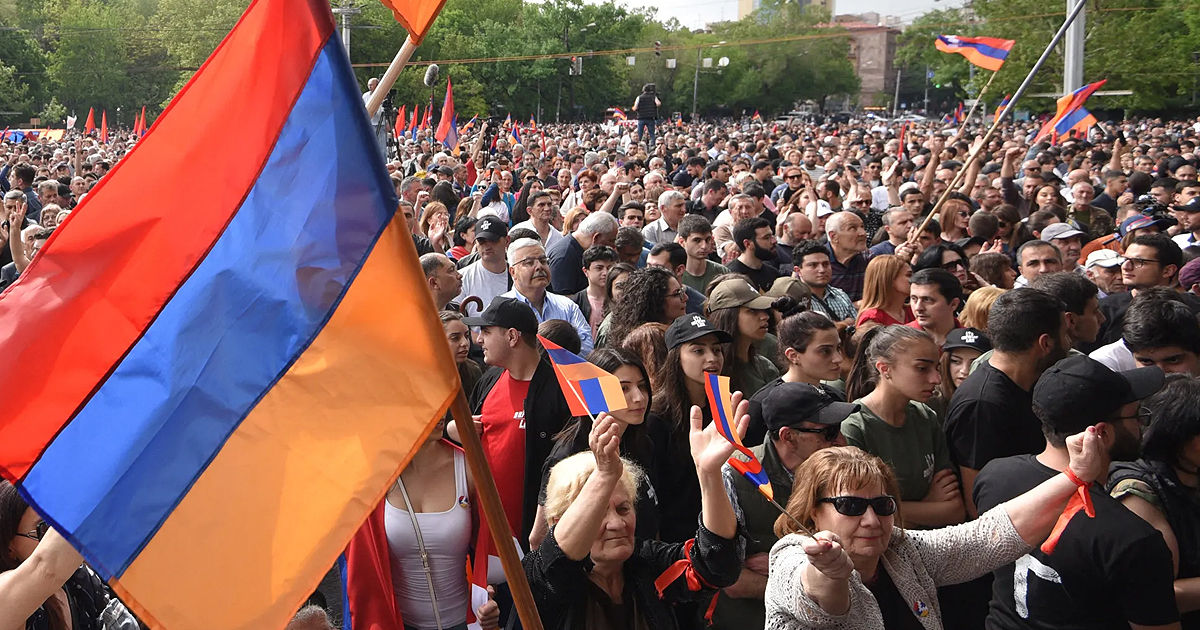 В Армении сообщили о предотвращенном госперевороте.