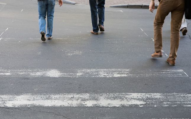 Pe străzile recent renovate din capitală va fi aplicată vopsea mai rezistentă. 