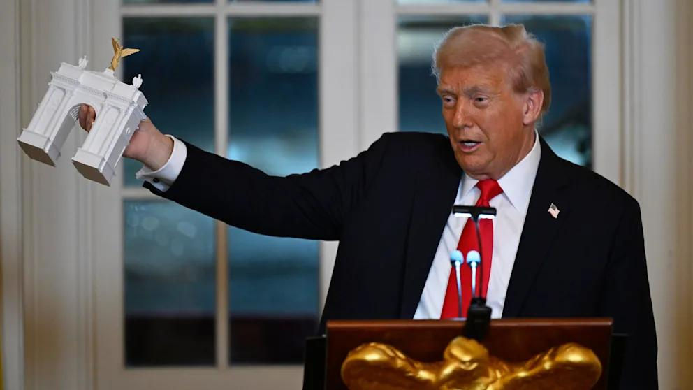 Trump a decis să construiască un arc de triumf la Washington: Va fi mai mare decât cel din Paris.