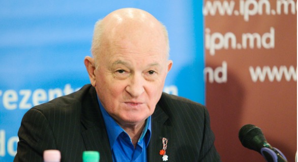Nantoi, îl apostrofează pe primarul capitalei Dorin Chirtoacă, deapre care spune că a apelat la „justiția lui Plahotniuc” pentru a scăpa de referendumul de demitere a sa.