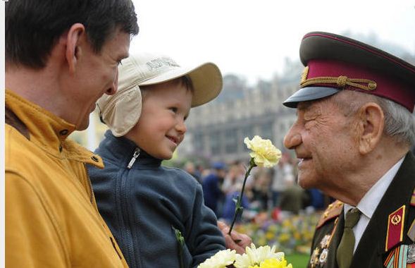 Столичные власти озабочены тем, что отмечаемый 9 мая День победы мешает отпраздновать День Европы.