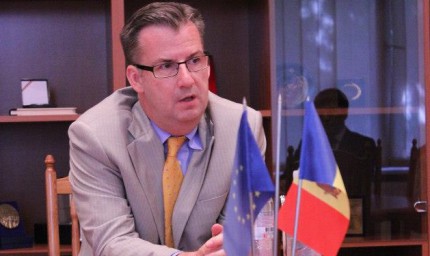 El a specificat că,  iniţial, cetăţenii R. Moldova vor putea să stea în spaţiul Schengen maxim 3 luni şi nu se vor putea angaja în ţările UE