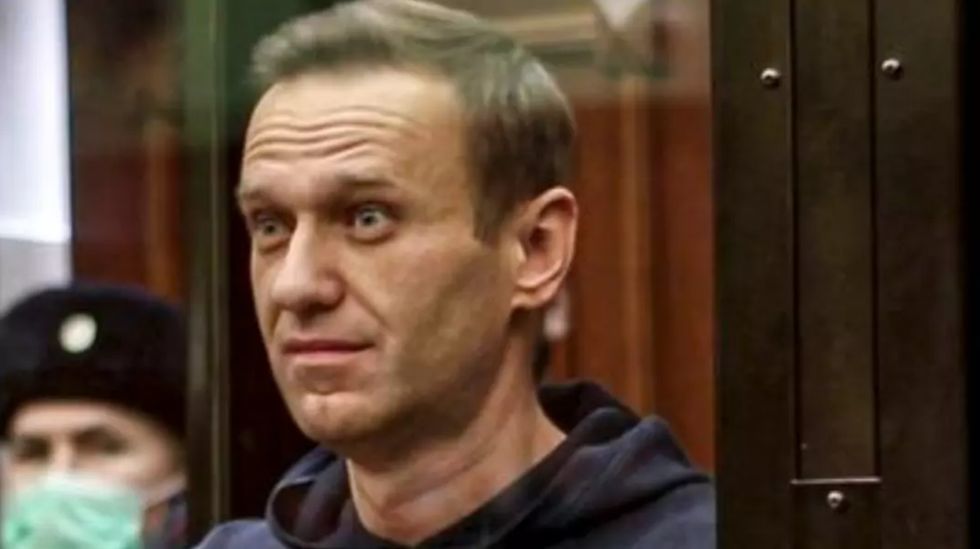 Адвокат Навального: Ему тяжело ходить, сидеть, общаться.