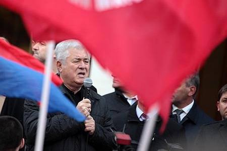 В одной из акций принял участие лидер коммунистов, бывший президент страны Владимир Воронин. Фото:moldnews