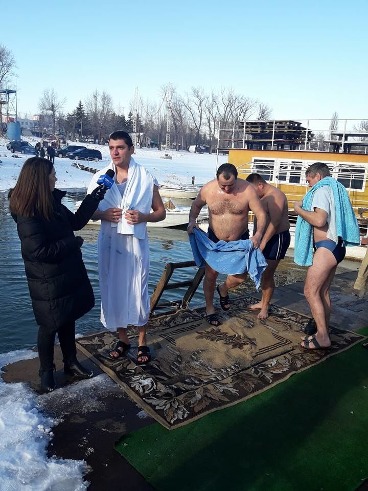 De Bobotează, şi angajaţi ai Apă – Canal Chișinău s-au scăldat. Foto: ACC