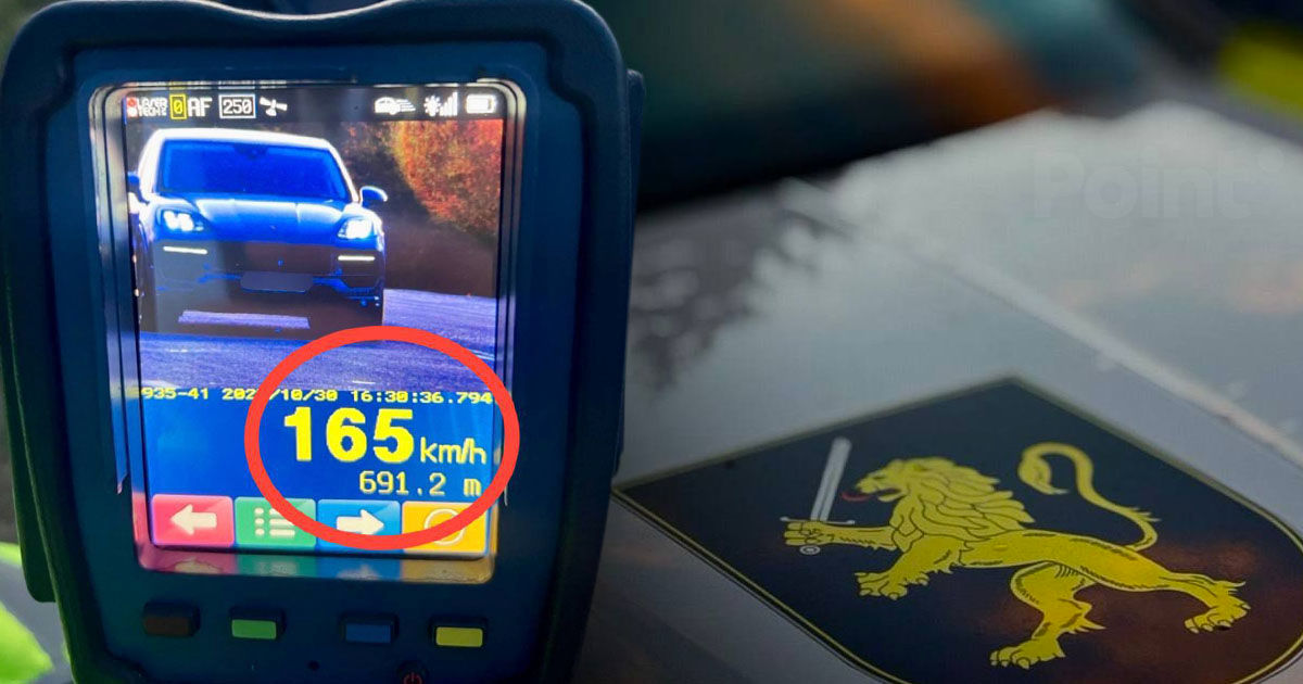 Șoferul unui Porsche care circula cu 165 km/h, sancționat de Poliție.