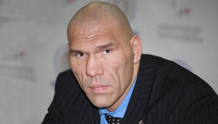 Экс-чемпион мира по боксу, депутат Николай Валуев.