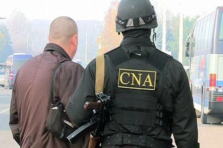Четыре сотрудника Инспектората полиции Сорок задержаны НЦБК за подозрение в вымогательстве 3 тыс. долларов.