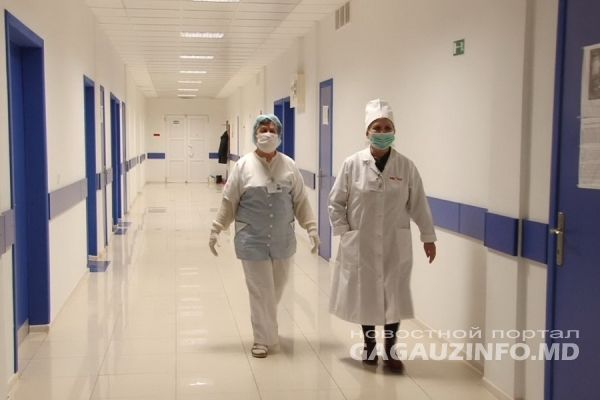 Все три районные больницы Гагаузской автономии работают в режиме чрезвычайной ситуации, электричество в медицинские учреждения подается с генераторов. 