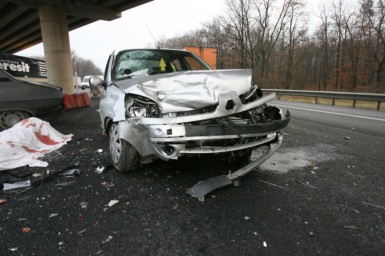O şoferiţă a provocat un accident şi a lovit 17 maşini. Foto: deschide.md
