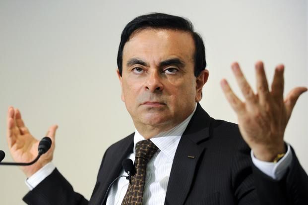 Экс-глава Nissan попросил суд объяснить причины его ареста.