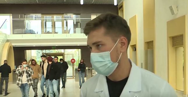 Студенты против "удаленки": Лучше, когда преподаватель объясняет.