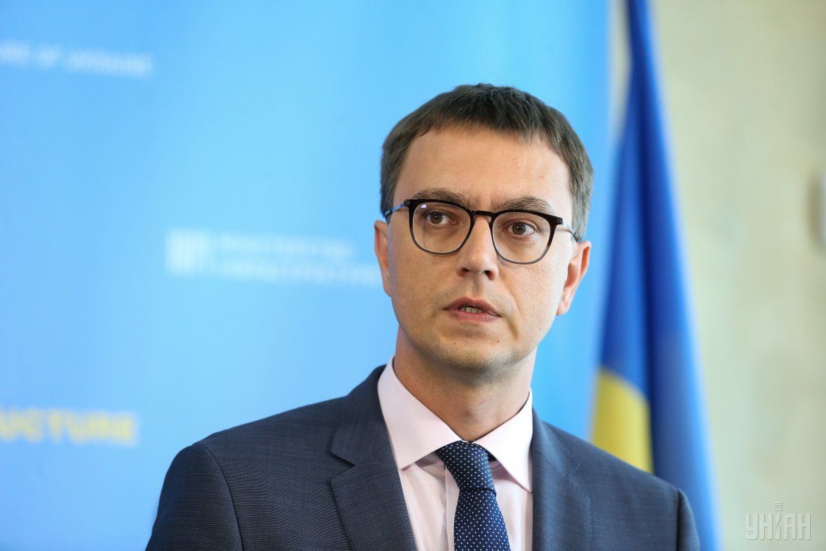 Министр инфраструктуры Украины Владимир Омелян назвал Россию "империей варваров" и призвал сжечь Москву. 