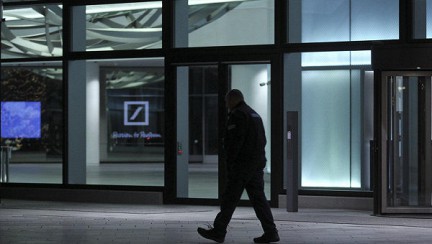 В январе этого года руководитель подразделения по оптимизации рисков и капиталов Deutsche Bank Уильям Броксмит также повесился в собственной квартире в Лондоне.