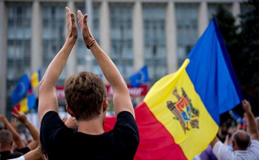 Протестующие определили три этапа выполнения своих требований. Фото: blithe.ru