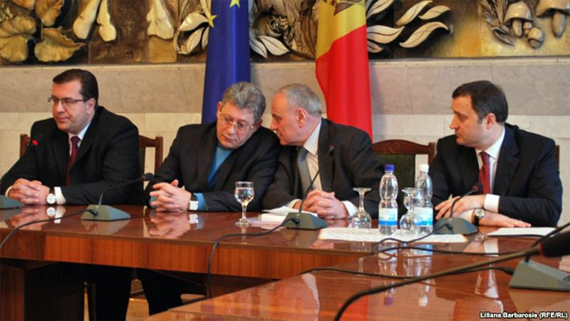 Liderul Partidului Liberal, Mihai Ghimpu, face acuzaţii grele la adresa preşedintelui ţării, Nicolae Timofti. 