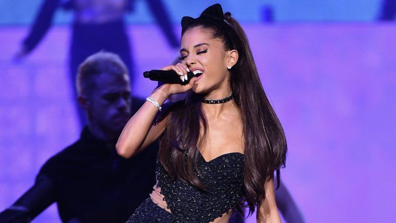Ariana Grande, despre atacul din Manchester: Sunt distrusă. Îmi pare rău. Foto: antena1.ro