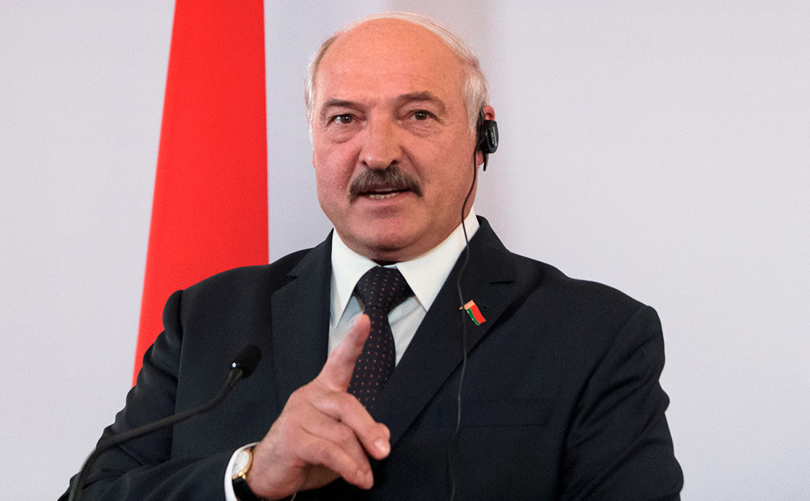 Лукашенко рассказал анекдот про коронавирус, Жириновского и водку.