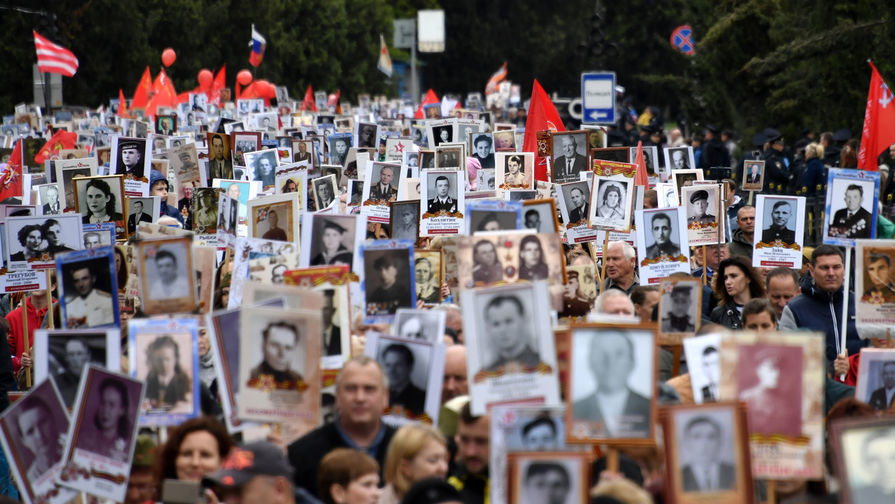 Более полутысячи городов в 115 странах мира провели акцию "Бессмертный полк".