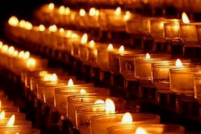 После зажжения свечей, планируется проведение патриотического клуба песни, в рамках которого молодые люди будут петь песни военных лет.