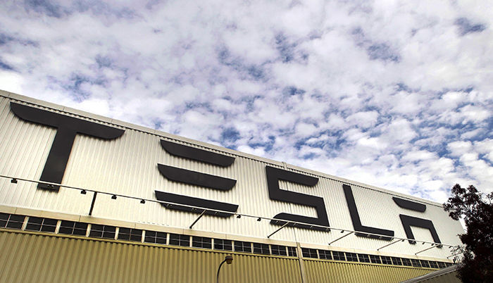 Акции Tesla подорожали на торгах в Нью-Йорке на 3%