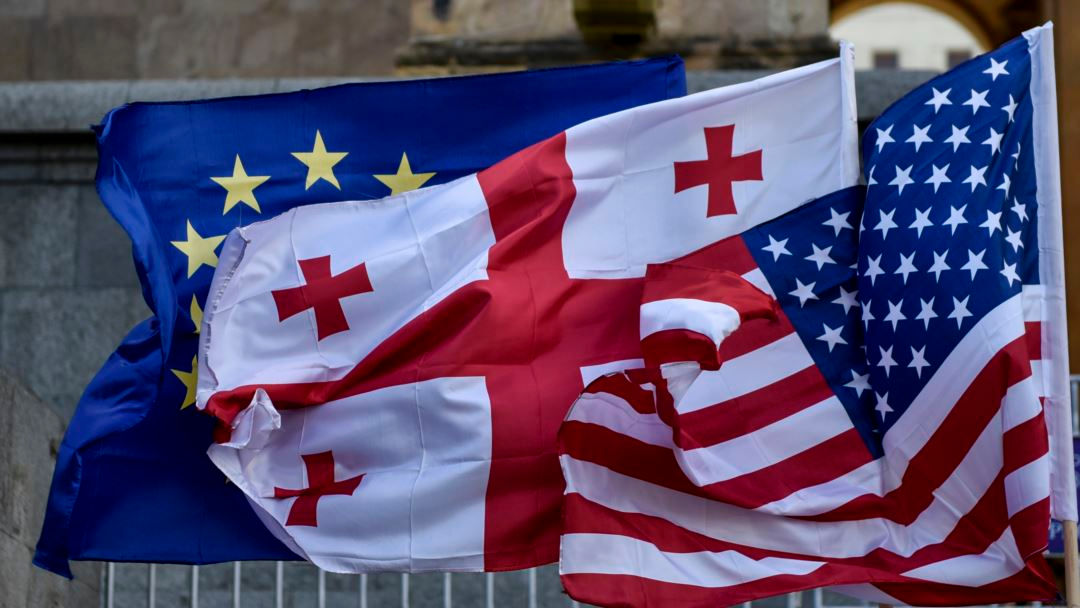 В Грузию едут представители ЕС, США, Британии.