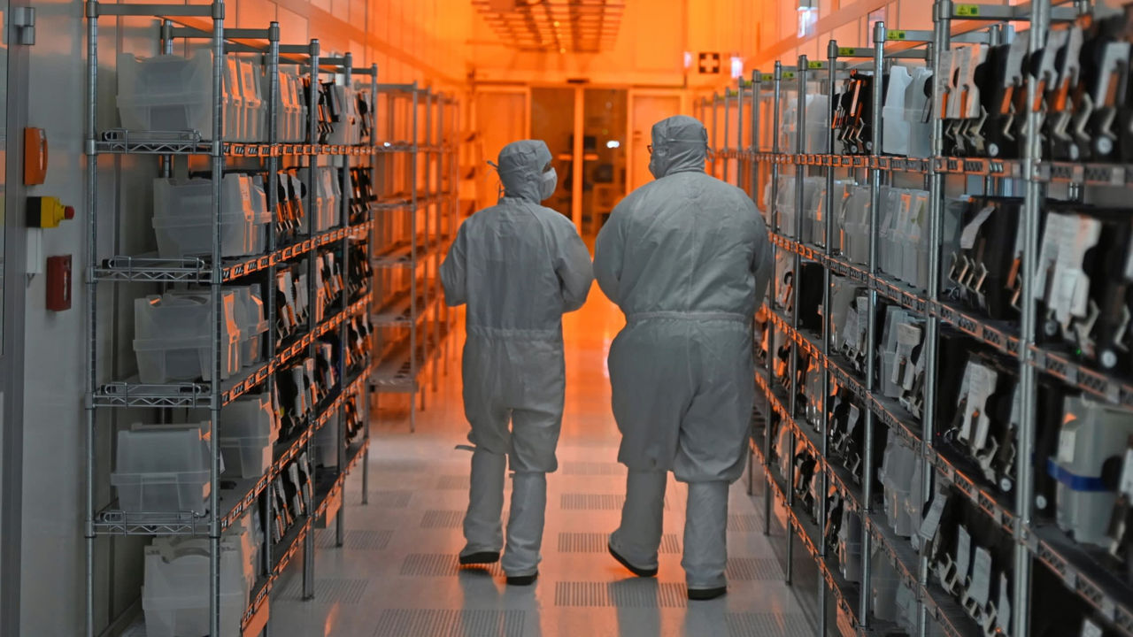 UE pregătește măsuri de urgență în cazul unui deficit de semiconductori.