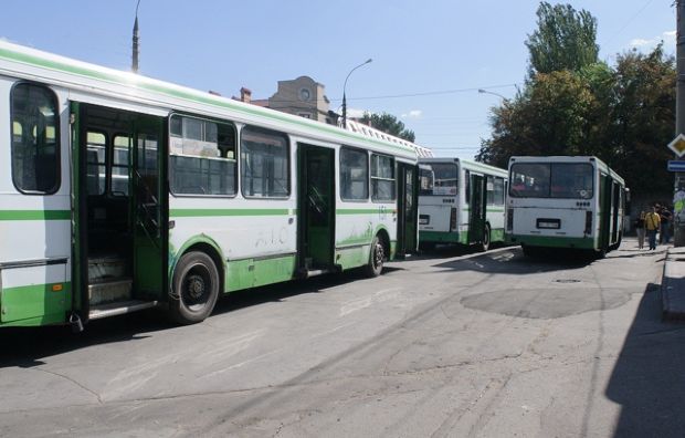 De Paştele Blajinilor, circulaţia transportului, cu excepţia transportului public, pe strada Doina, tronsonul cuprins între strada Socoleni şi intrarea principală în Cimitirul „Sfântul Lazăr” va fi sistată.