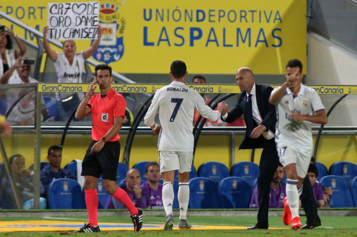 Cristiano Ronaldo, a fost extrem de nemulțumit de faptul că a fost înlocuit de către Zidane în partida din La Liga cu Las Palmas. Foto: thesun.co.uk