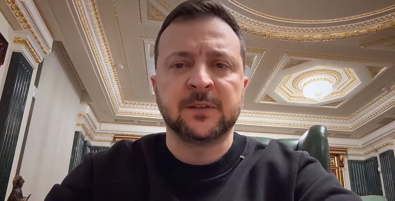 Зеленский: Ночью Украину атаковали около 90 ракет и 60 дронов-камикадзе.