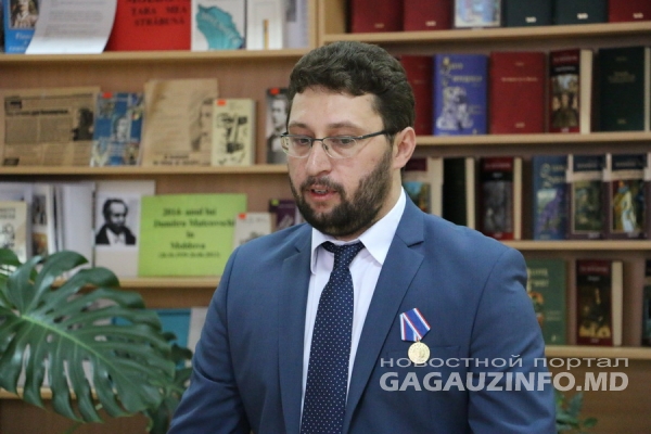 Поскольку жители автономии – такие же граждане, как и все остальные, они также имеют право участвовать в управлении страной.