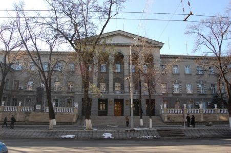 Cativa procurori si agenti SIS au desfasurat vineri, 13 martie, perchezitii la Serviciul Protectie Interna si Combaterea Coruptiei, situata in ministerul de Interne.