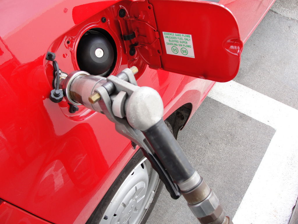 Mai multe stații PECO au afișat prețuri mai mari cu 60 de bani pentru un litru de gaz. 