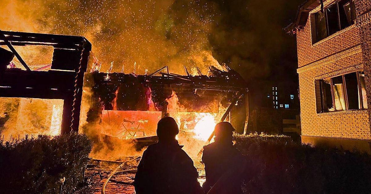 Под Киевом один человек погиб и двое пострадали в результате атаки российских дронов.