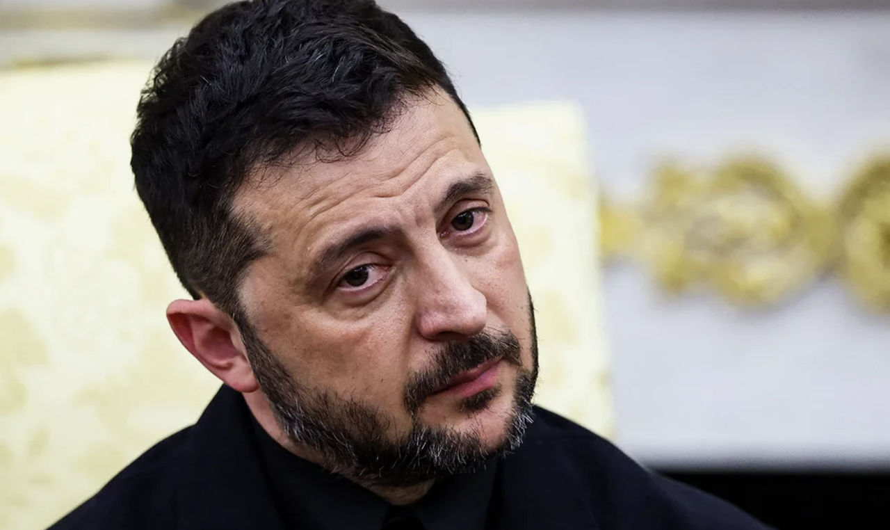 Зеленский: Украина не собирается уступать свою территорию России.