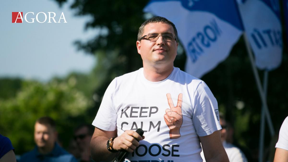 Usatîi a murdărit puritatea unui protest curat și sincer, implicând banii săi murdari. Foto: agora.md