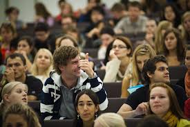 Tinerii au fost selectați de către o comisie în baza mediei academic. Foto: helsinki.fi